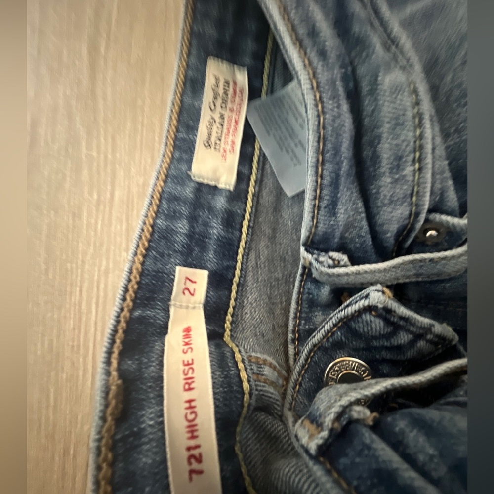 Jeans - Picture 2 of 4